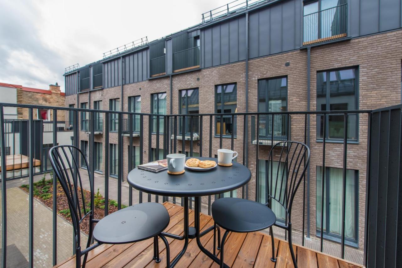 Cohost I New W-balcony, Self Check-in At The Renesanso Complex